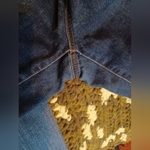 A Motherhood Blue Straight Wide Leg Jeans Timeless Denim Style - Picture 6 of 7